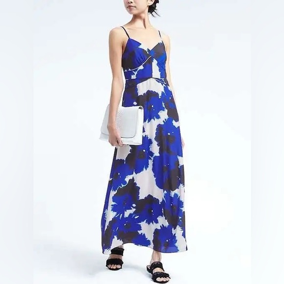 Banana Republic Dresses & Skirts - Banana Republic Watercolor Floral Maxi, Size 6